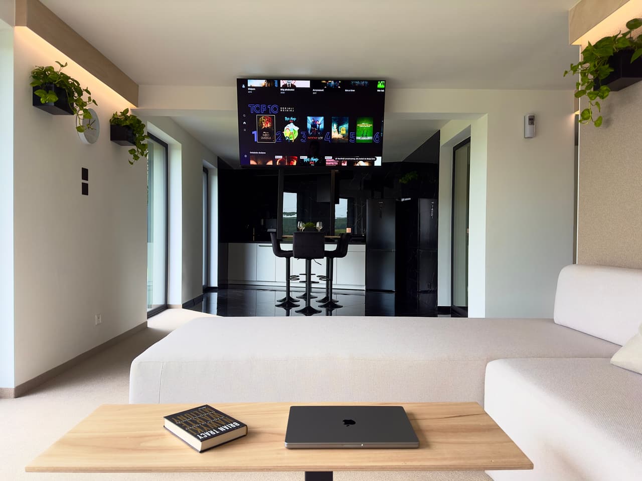 The East House ONE - 4