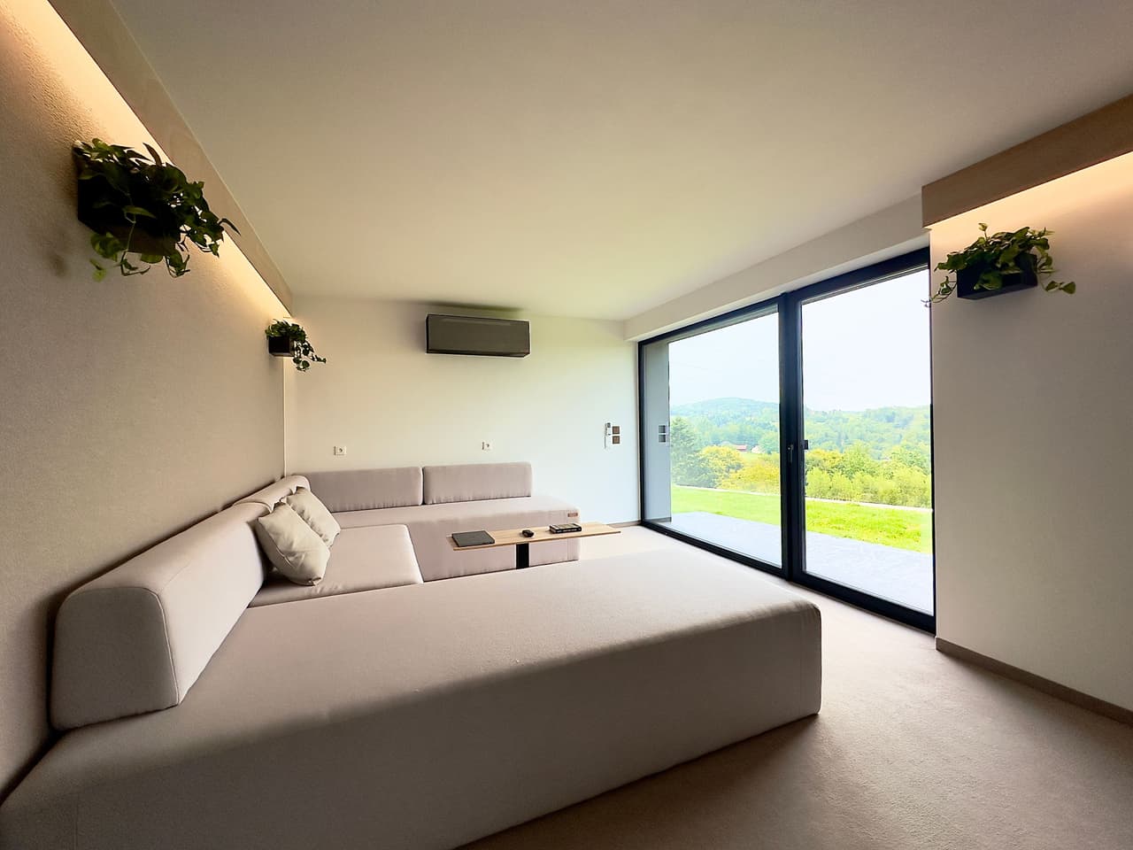 The East House ONE - 1